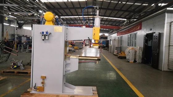 50HZ 3.5KN ورق فلز CNC نقطه جوش ماشین میز کار